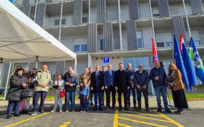 Useljena i 15. zgrada u Sisku