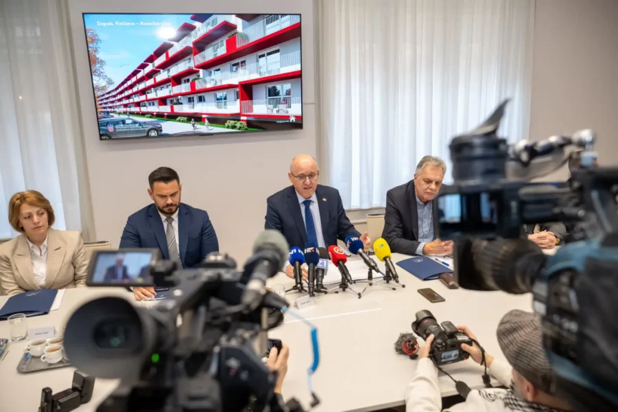 5a8c4133-7eb5-44f5-b758-6fa0e7991d33